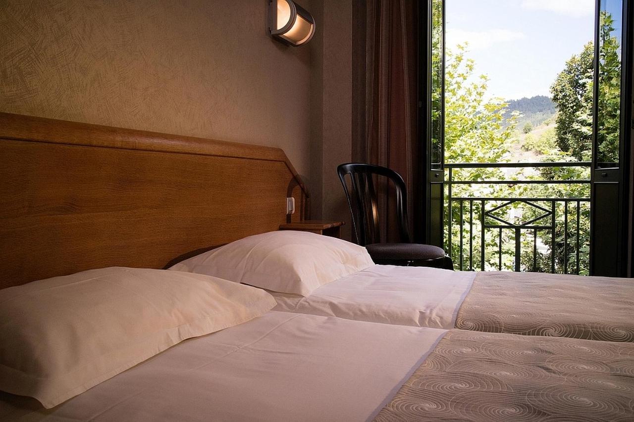 Logis Hotel Restaurant Le Mont Aigoual Meyrueis Eksteriør bilde