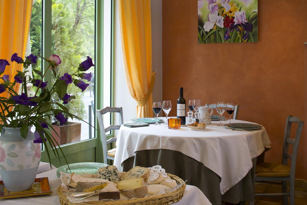 Logis Hotel Restaurant Le Mont Aigoual Meyrueis Eksteriør bilde