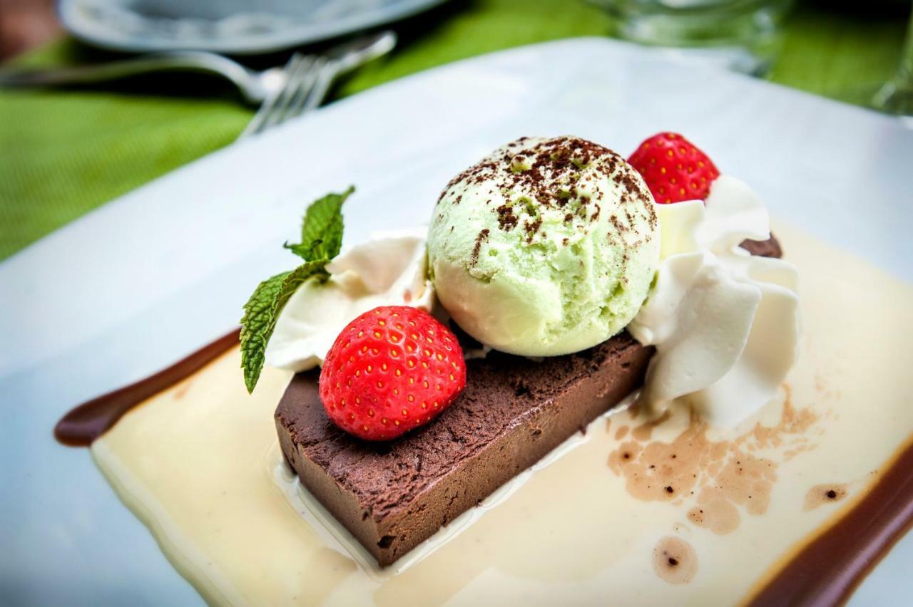 Logis Hotel Restaurant Le Mont Aigoual Meyrueis Eksteriør bilde